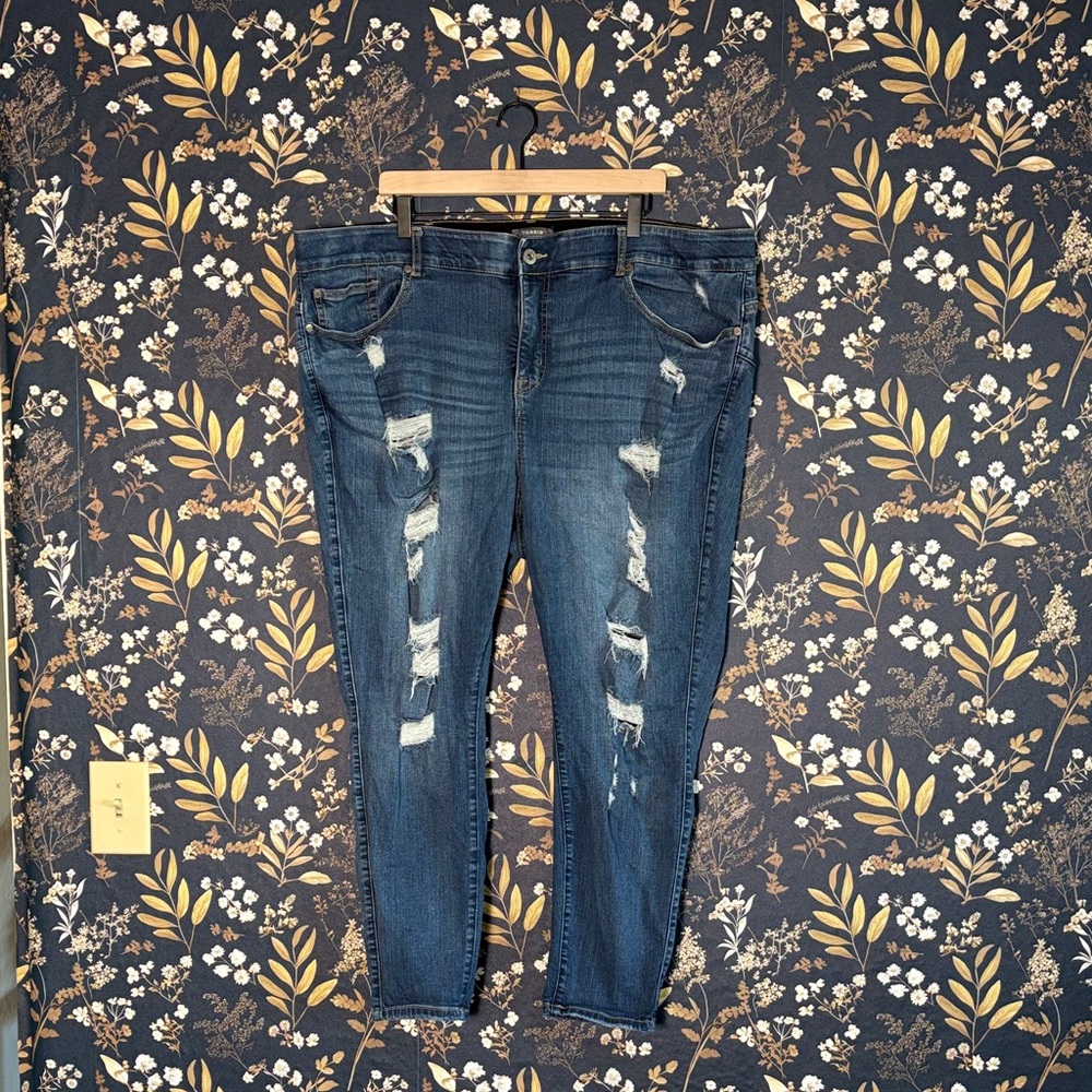 Torrid Medium Blue Distressed Bombshell Skinny Denim Jeans Size 26R